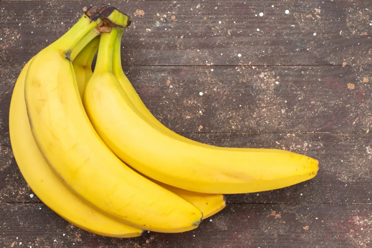 Si tienes gastritis, esto es lo que le ocurre a tu estómago cuando comes un plátano