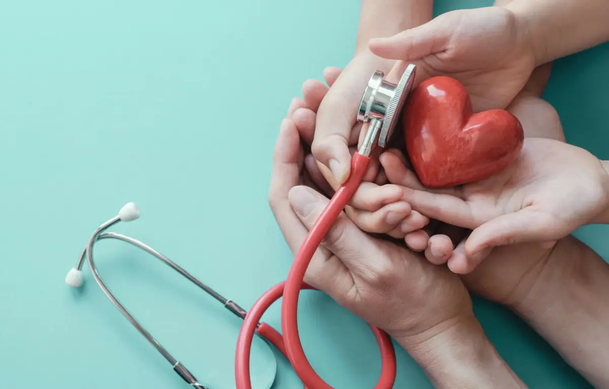 Alerta roja: si sientes este cansancio extremo y estas hinchazones tu corazón puede estar fallando